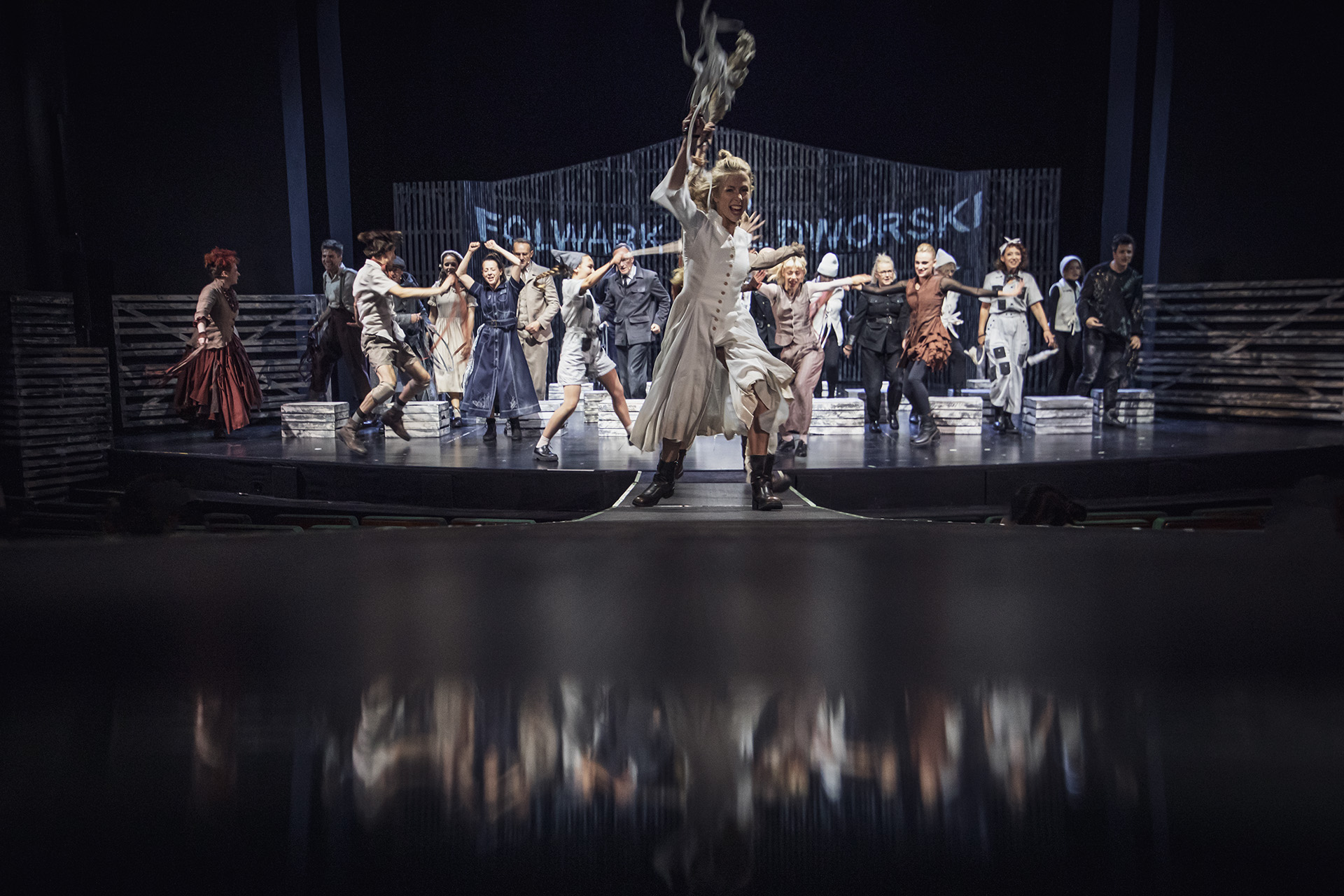 Fotografia ze spektaklu ,,Folwark zwierzęcy” w Teatrze Ludowym